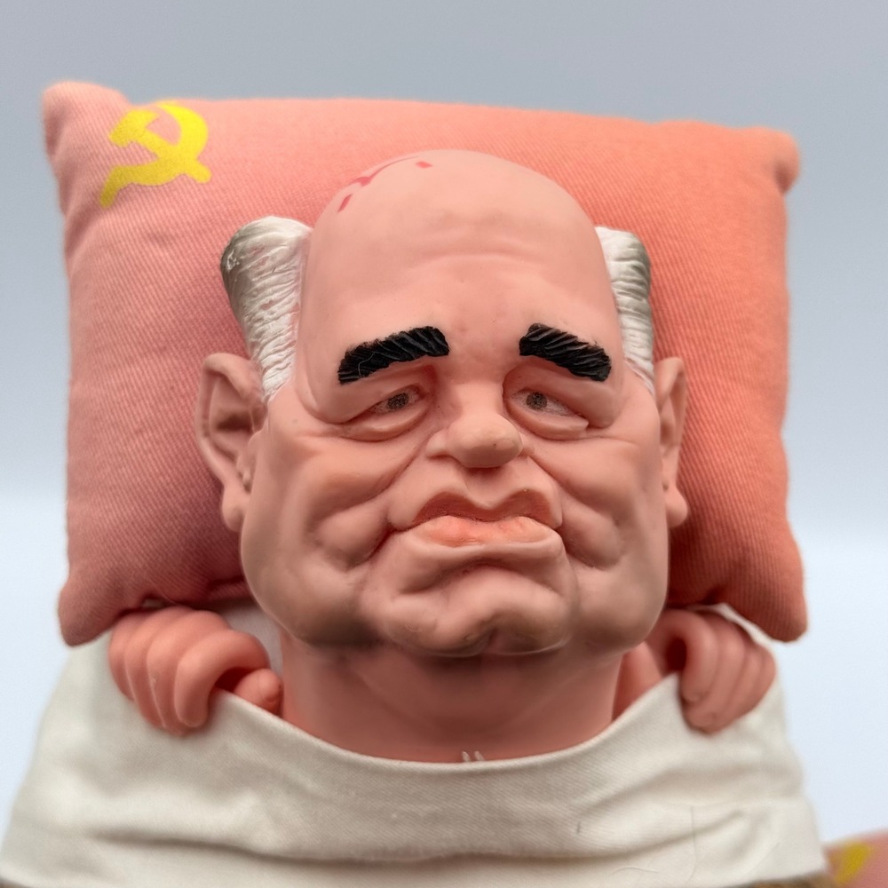 Vintage 1988 Spitting Image Mikhail Raisa Gorbachev Novelty Slippers Medium USSR - Picture 6 of 10